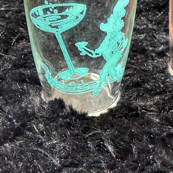 Vintage  50's Cocktail Shaker Buckeye Molding Fleexeel Circus 4 Small Tumblers - Picture 4 of 10